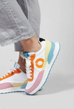Condealf Sneakers in Off White Pink