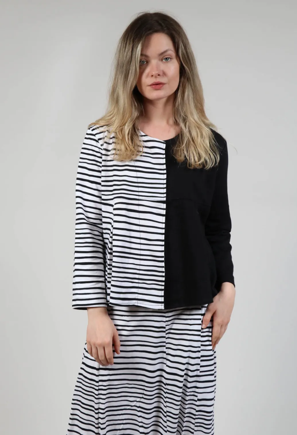 Contrast Sleeve Top in White with Black Lines