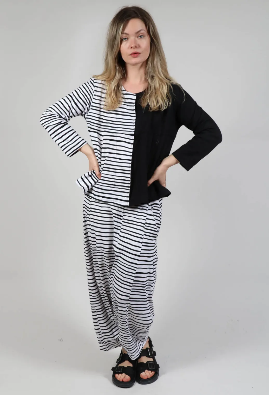 Contrast Sleeve Top in White with Black Lines