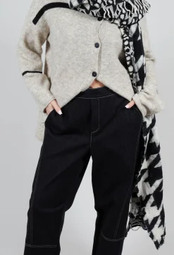 Contrast Stitch Denim Jeans in Navy