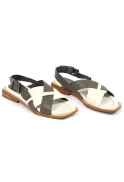 Contrasting Cross Over Sandals in Latte/Piombo