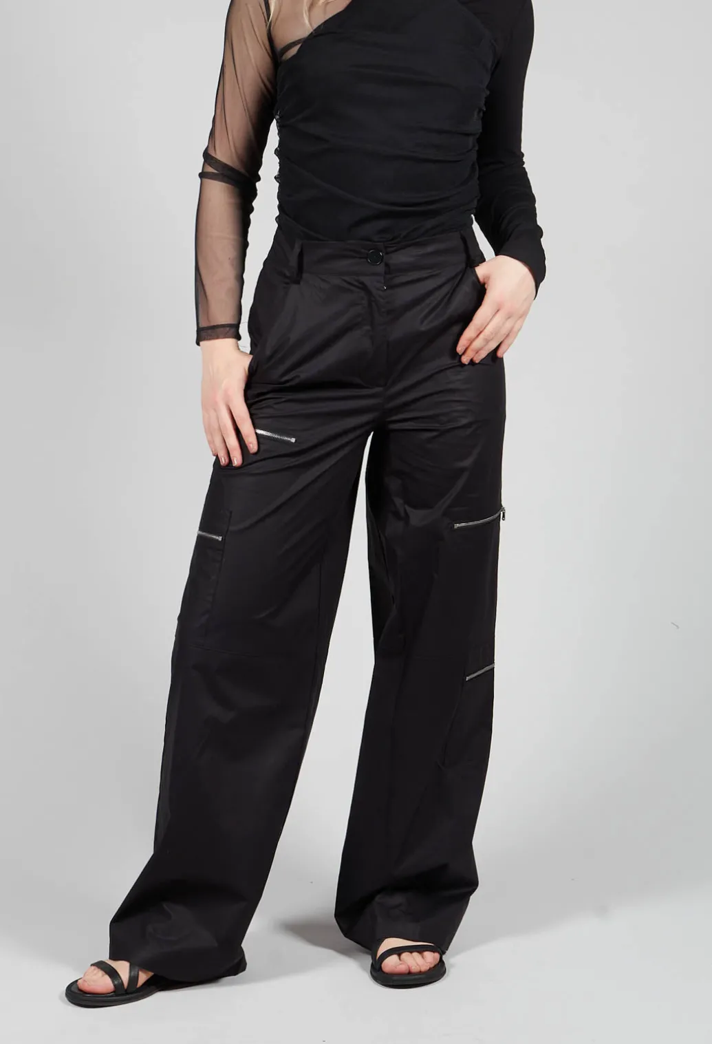 Cotton Cargo Trousers in Nero