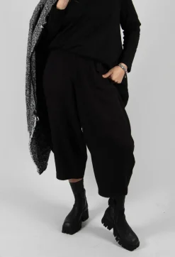 Crepe Texture Trousers in Black