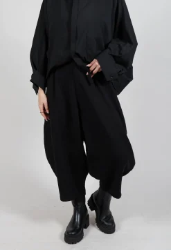 Crepe Texture Trousers in Black