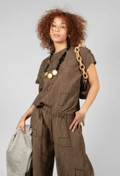 Crinkle Geometric Top in Ciocco