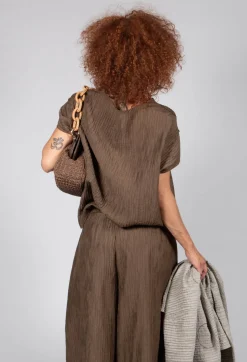 Crinkle Geometric Top in Ciocco