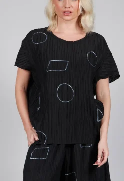 Crinkle Geometric Top in Black