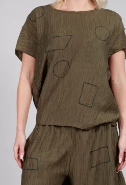 Crinkle Geometric Top in Ciocco