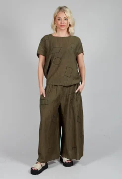 Crinkle Geometric Top in Ciocco