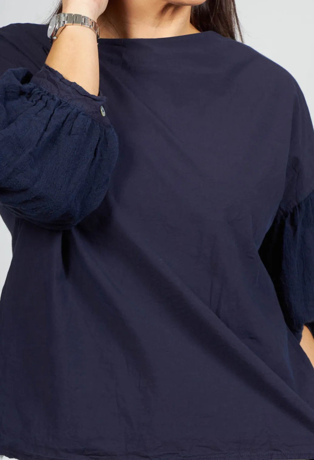 Crinkle Top with Contrasting Sleeves in Navy