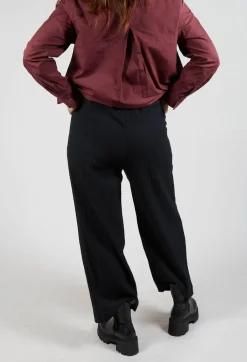 Crinkle Trousers in Black