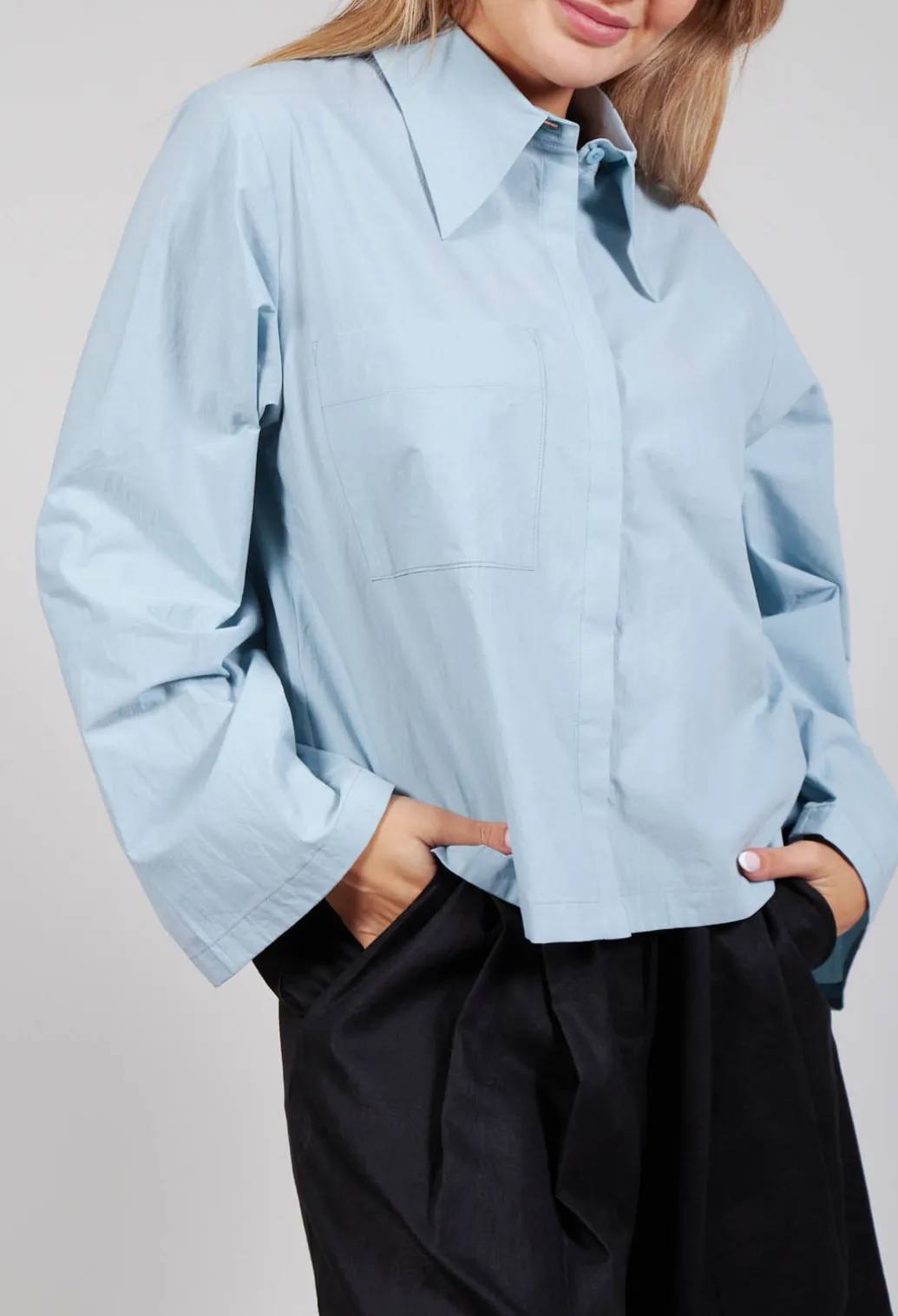 Cropped Patch Pocket Shirt in Blue