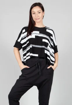 Cropped Short Sleeve Jumper in Black and White