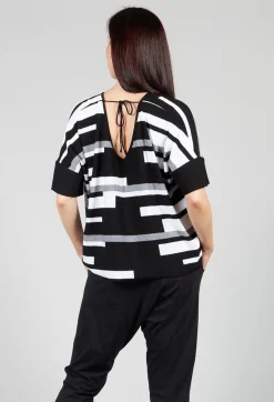 Cropped Short Sleeve Jumper in Black and White