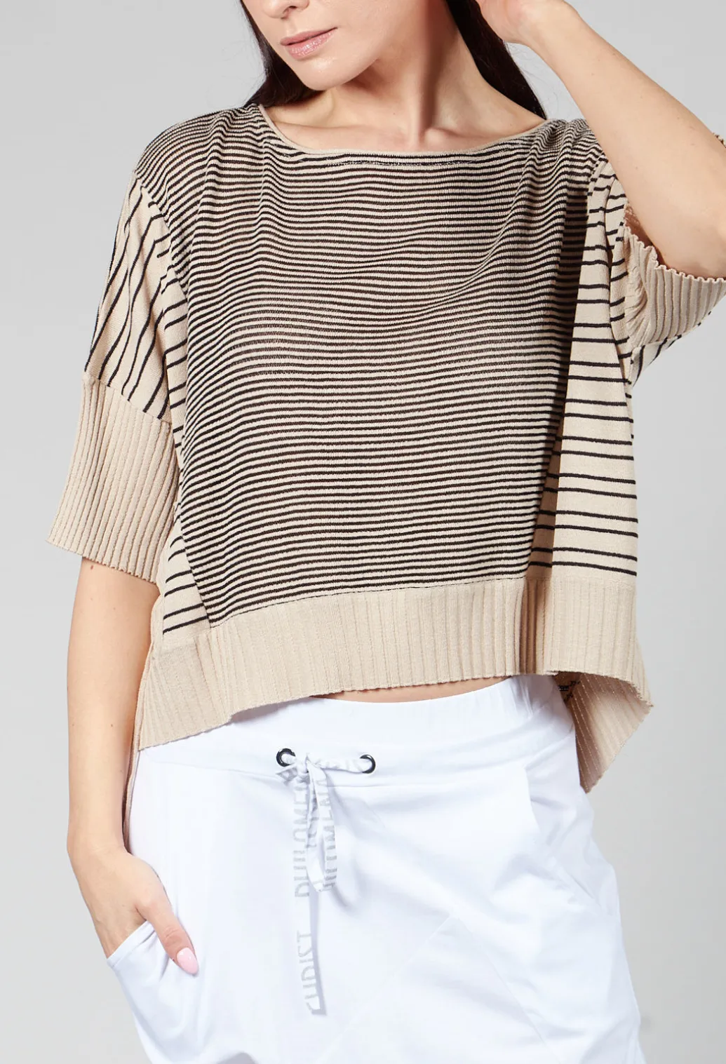 Cropped Short Sleeve Jumper in Sand Black Stripe