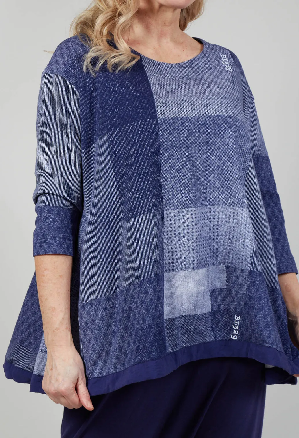 Cropped Sleeve Top with Drawstring Hem in Azur Print