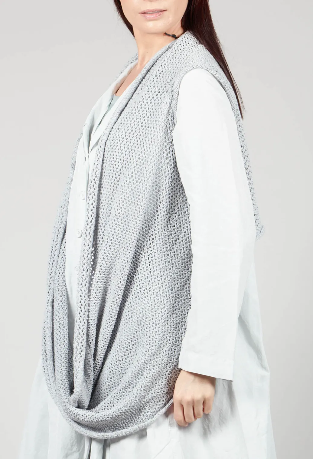Cropped Sleeveless Jumper in Ice