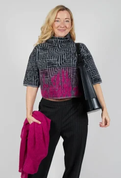 Cropped Sweater in Dark Grey and Magenta