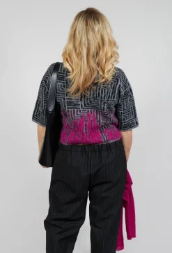Cropped Sweater in Dark Grey and Magenta