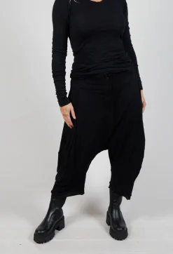 Cropped Trousers in Black Black