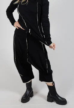 Cropped Trousers in Black Bone