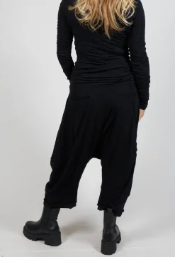 Cropped Trousers in Black Black