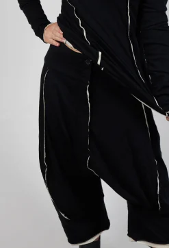 Cropped Trousers in Black Bone