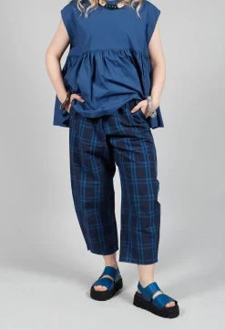 Cropped Trousers in Denim