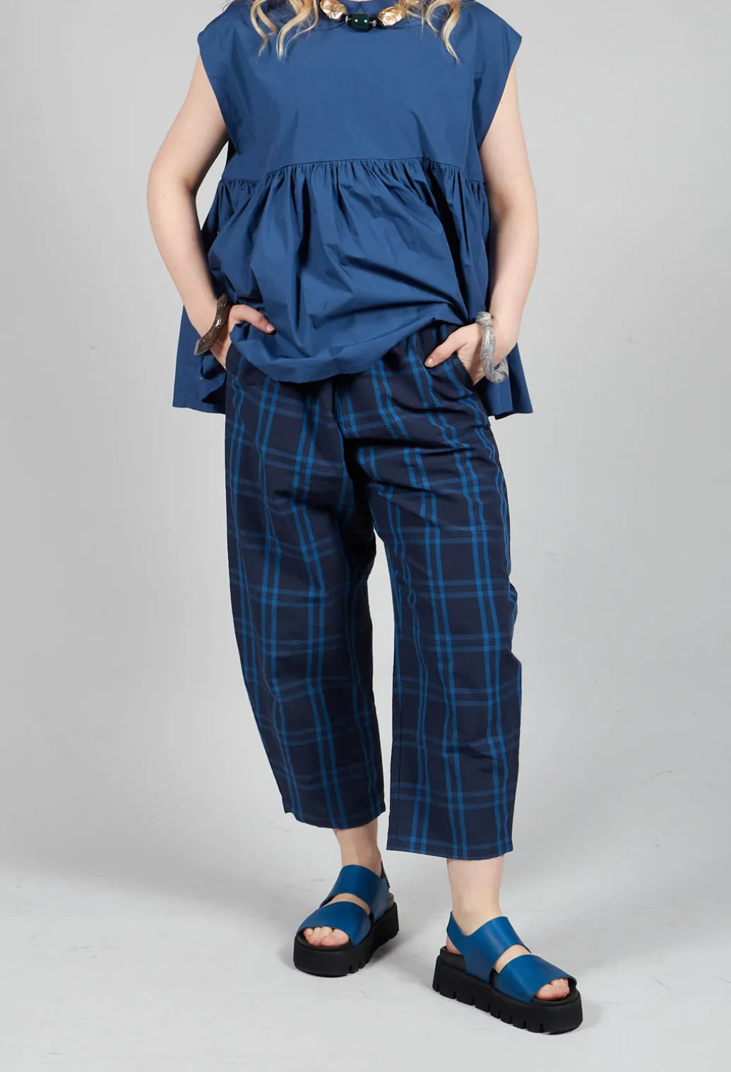 Cropped Trousers in Denim