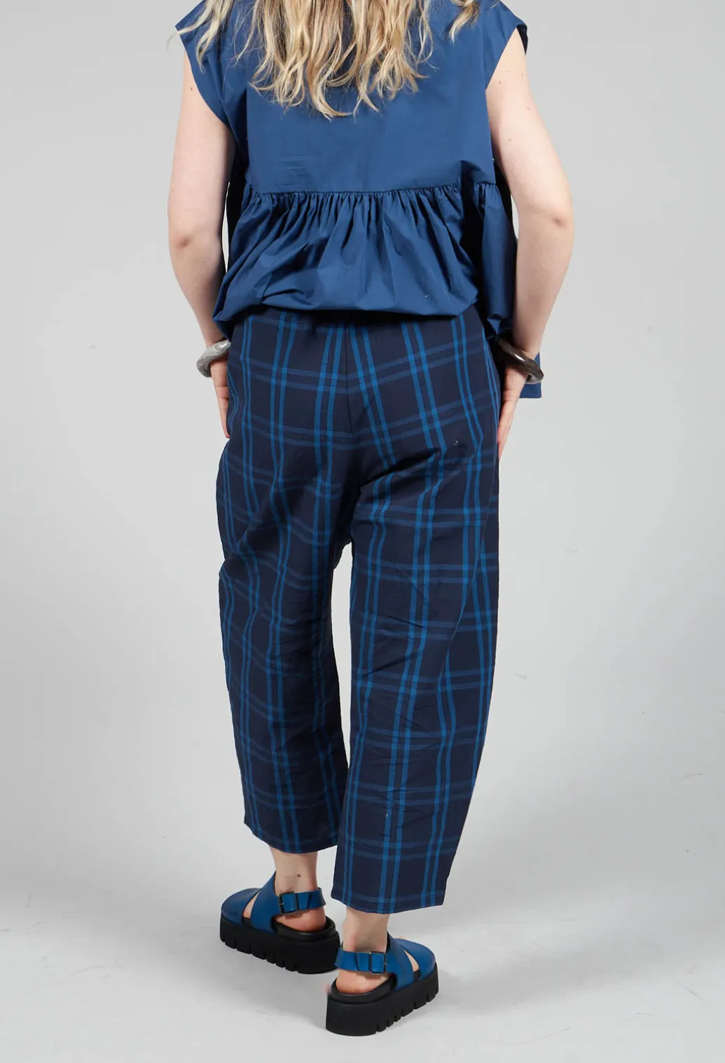 Cropped Trousers in Denim