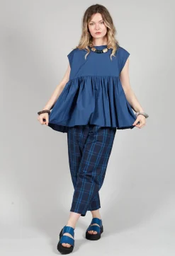 Cropped Trousers in Denim