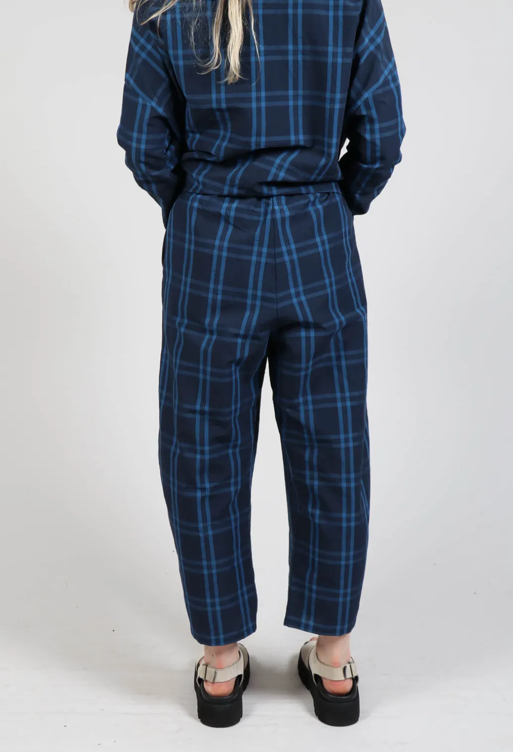 Cropped Trousers in Denim