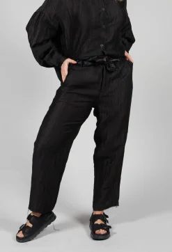 Cropped Trousers in Lino Crush Nero