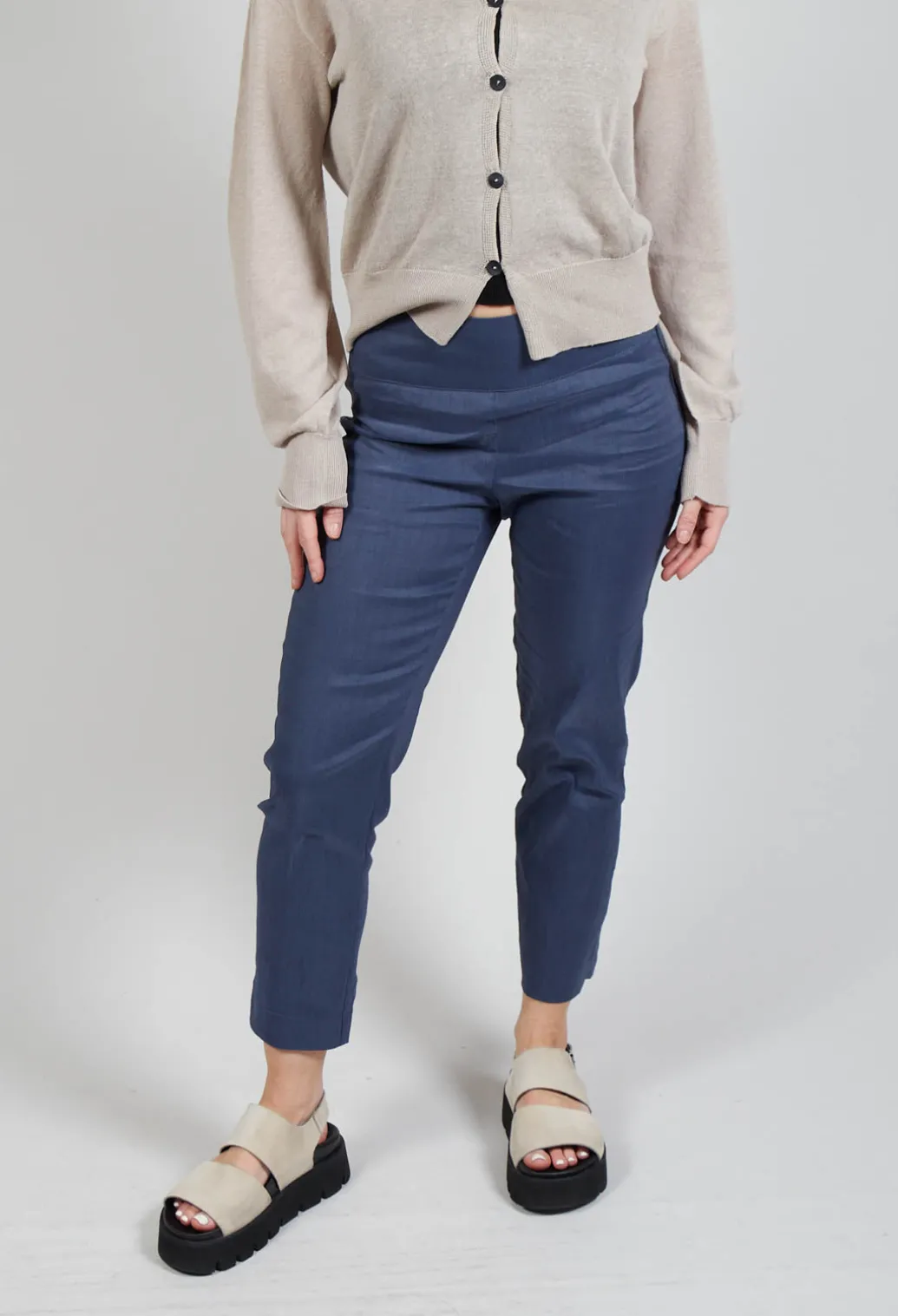 Cropped Trousers in Midnight Blue