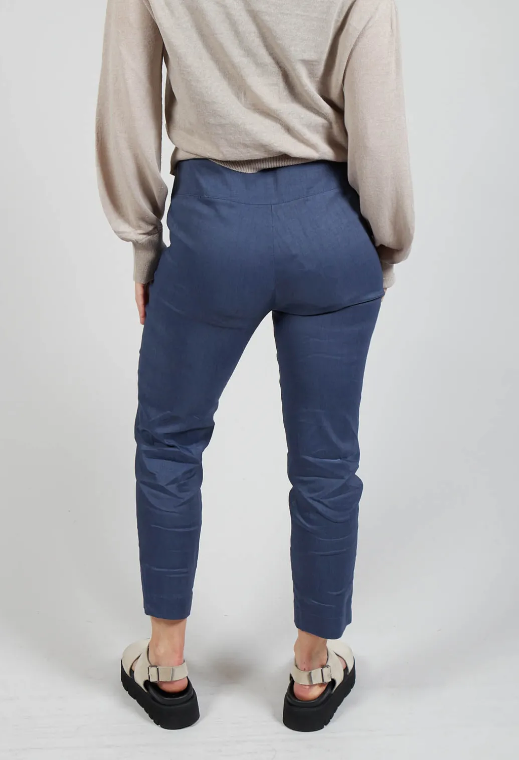 Cropped Trousers in Midnight Blue