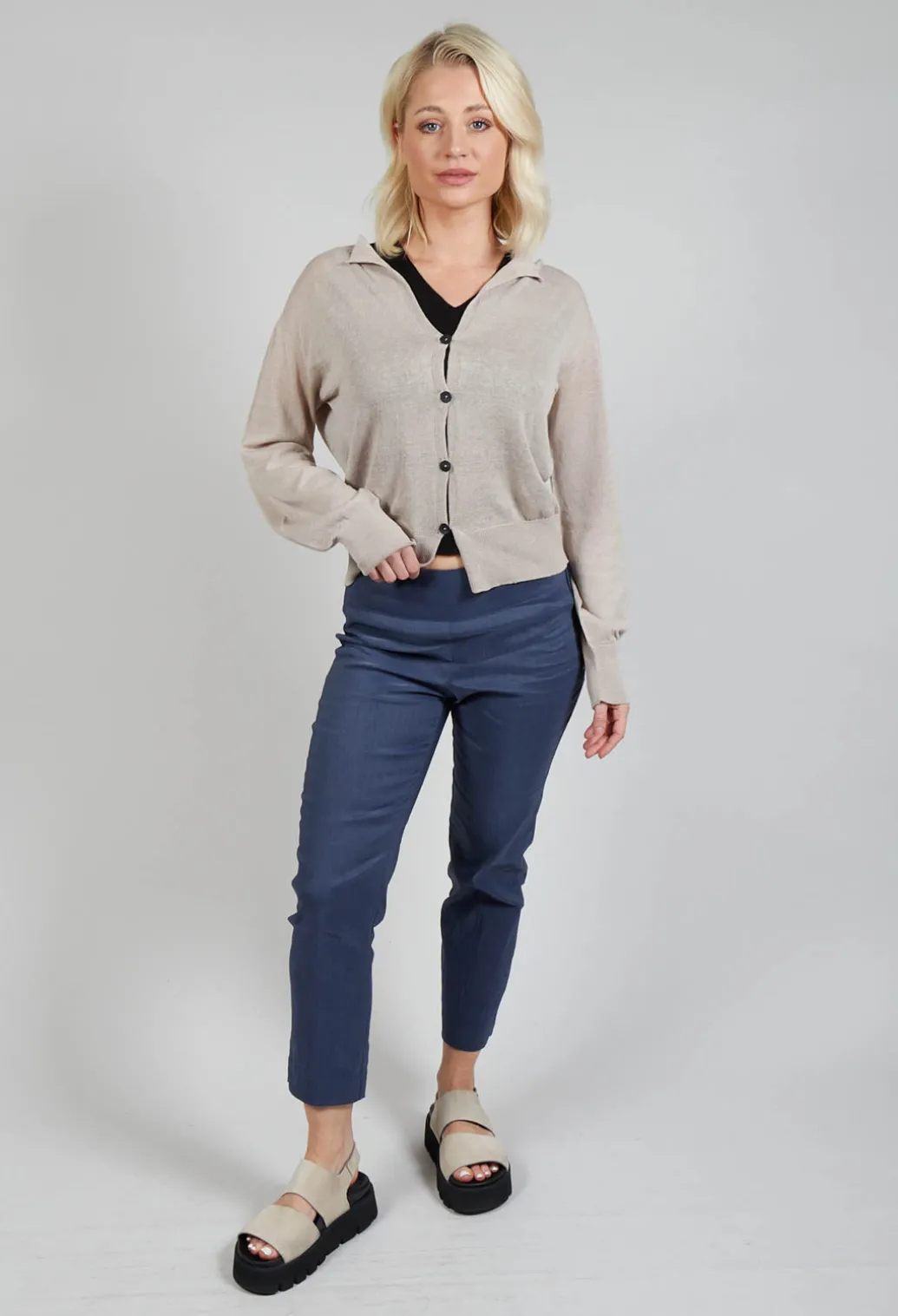 Cropped Trousers in Midnight Blue