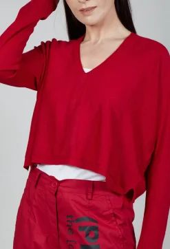 Cropped V Neck Jumper in Chili