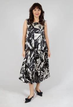 Cue Sleeveless Top in Black Print