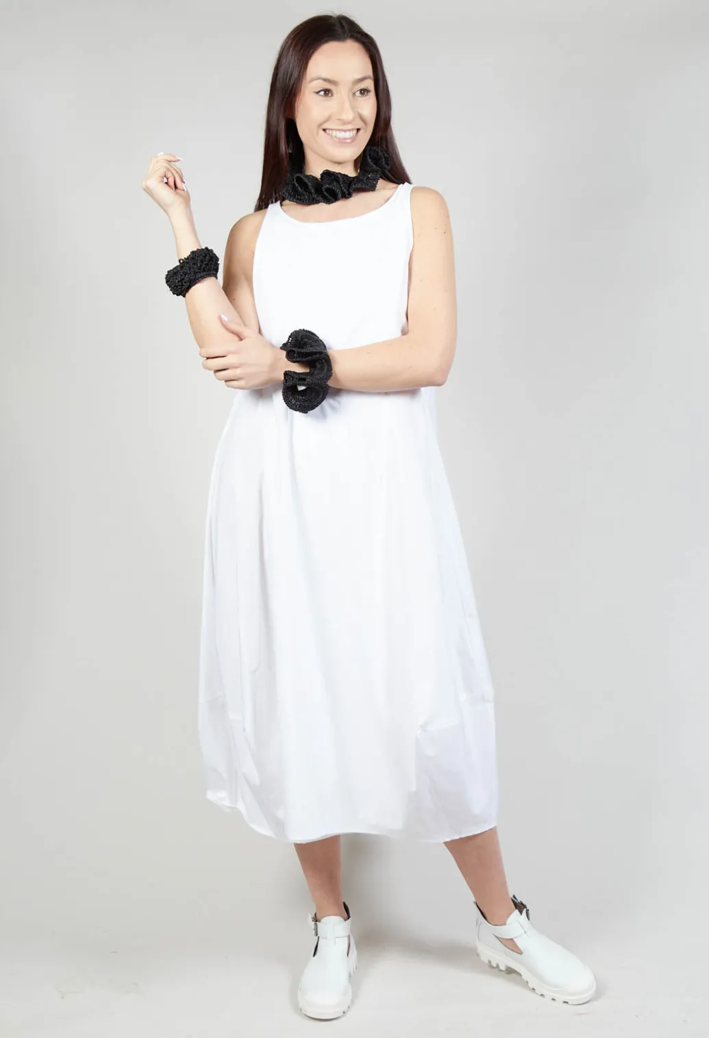 Curled Woven Necklace in Black
