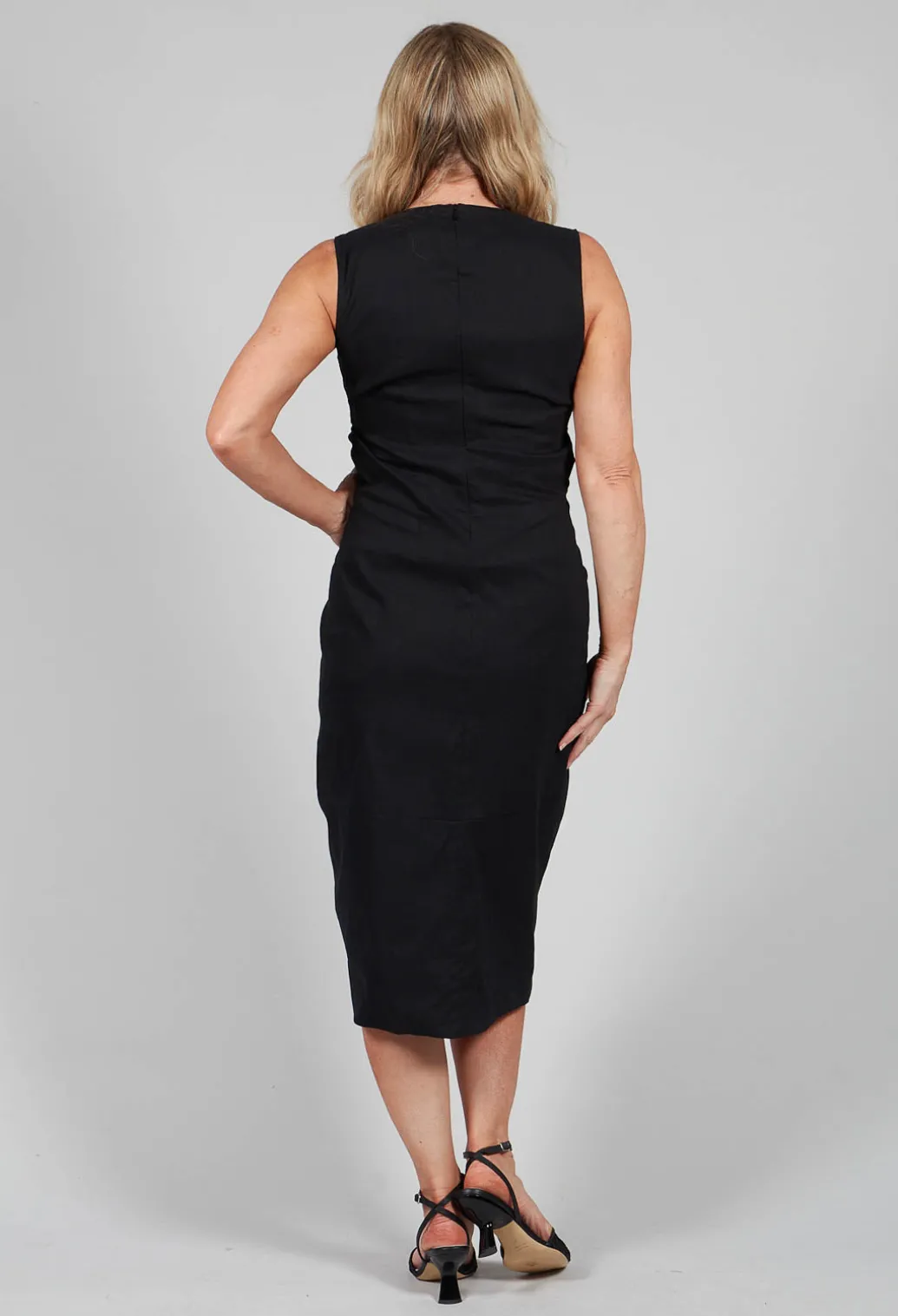 Cut Out Shift Dress in Nero