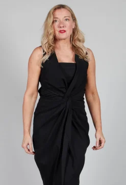 Cut Out Shift Dress in Nero