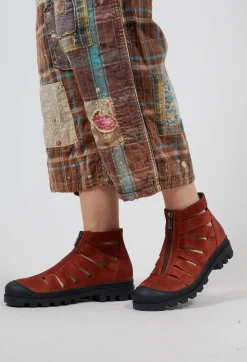 Cutout Sandals in London Caramello