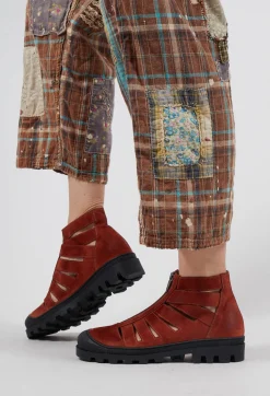 Cutout Sandals in London Caramello