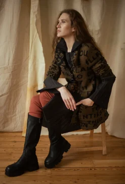 Dal Blouse in Wood