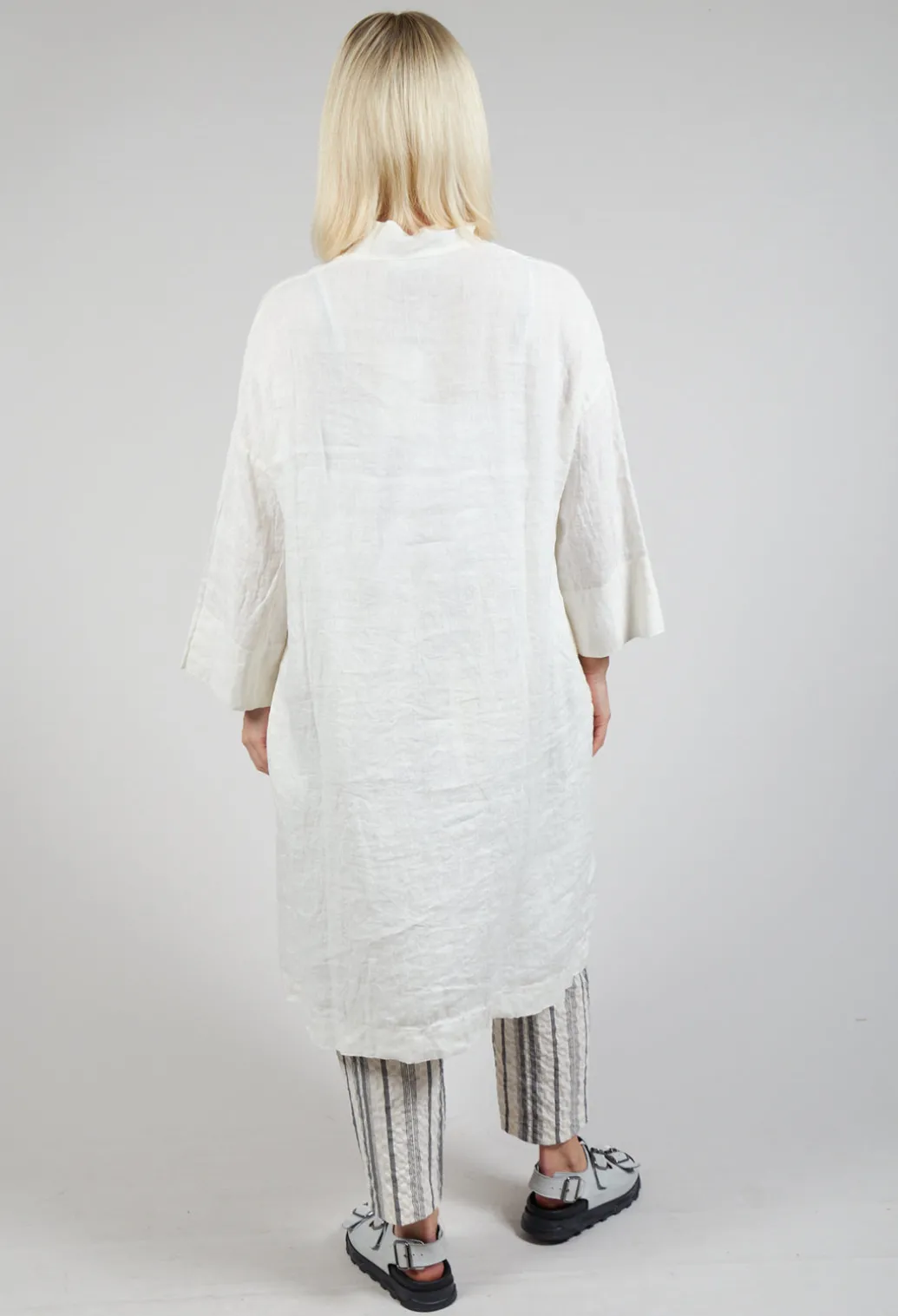 Dali L Tunic In Mandorla
