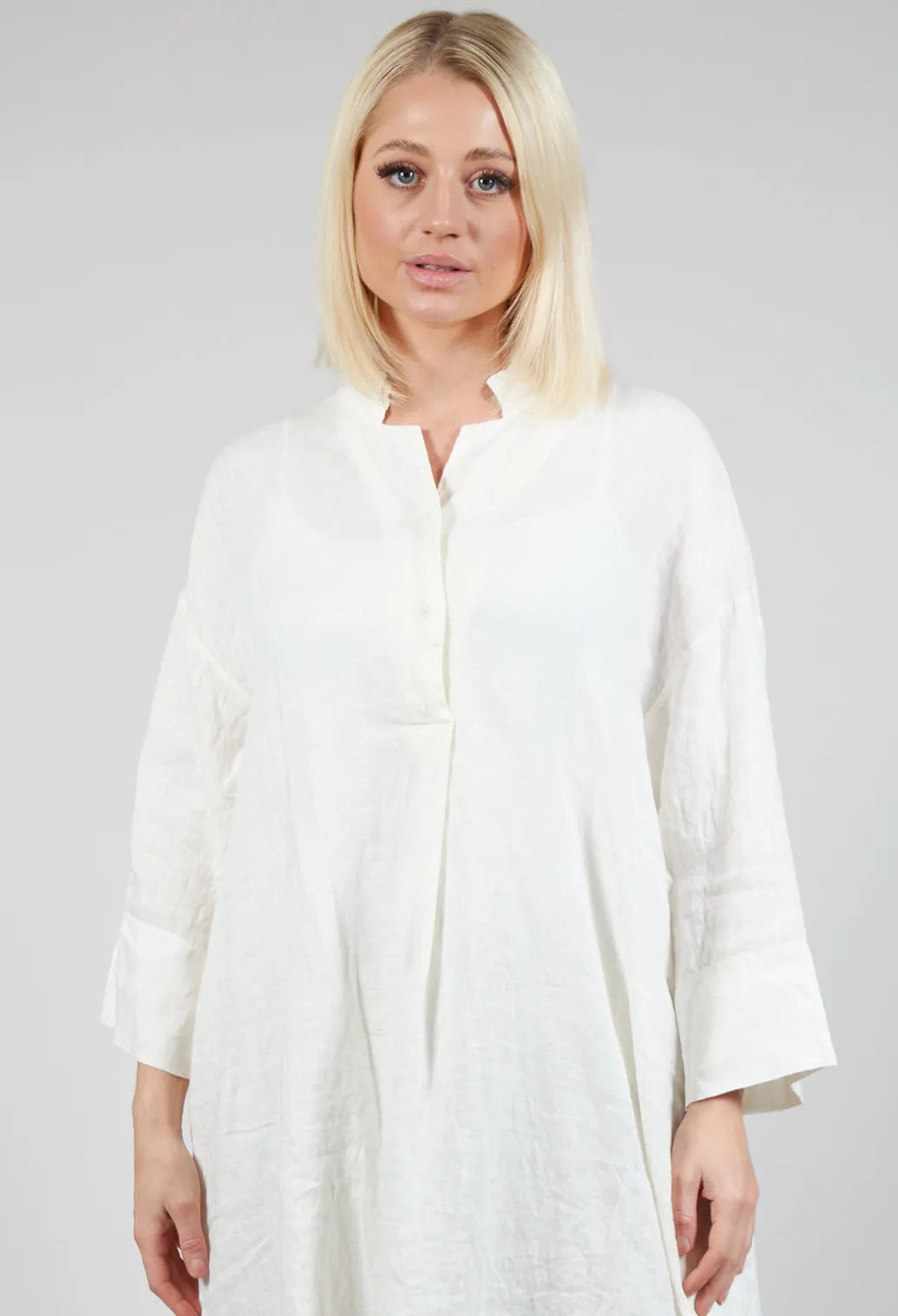 Dali L Tunic In Mandorla