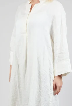 Dali L Tunic In Mandorla