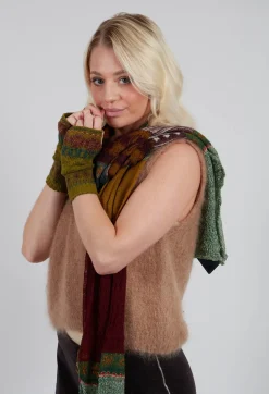 Decorative Wool Gloves in Olive