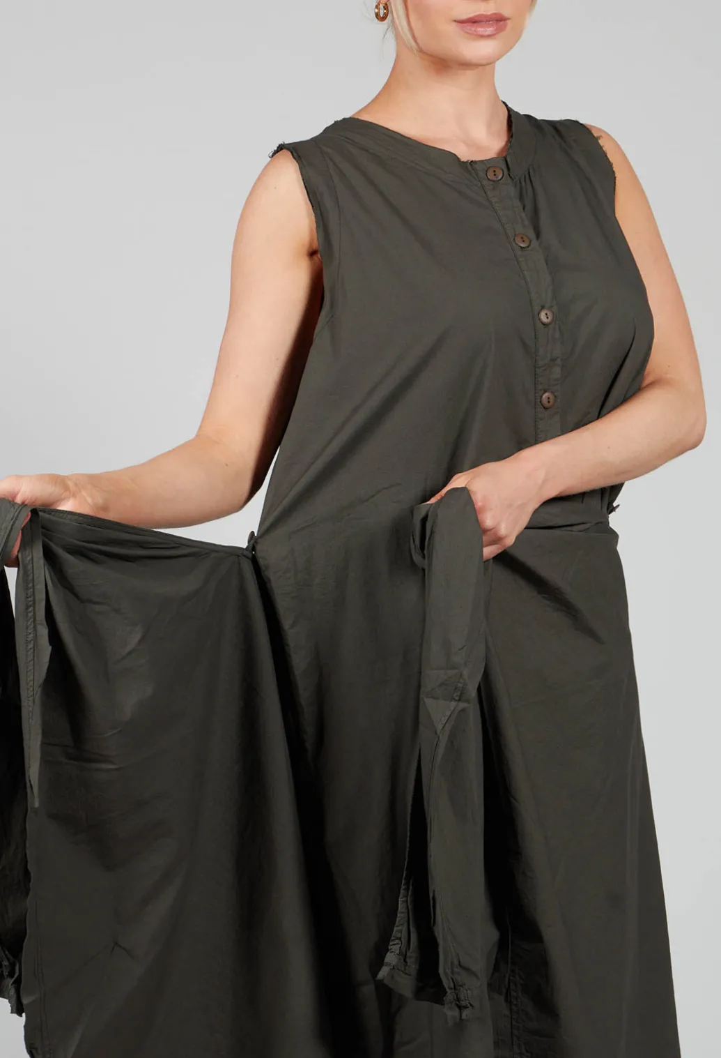 Definido Dress in Tea Leaf