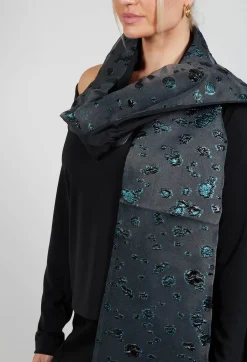 Detail Limb Scarf in Black and Green